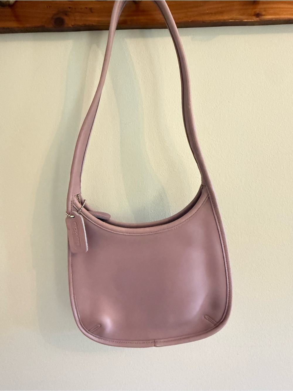 Vintage Coach Ergo Pocket Zip 9033 Lilac Leather Shoulder Bag